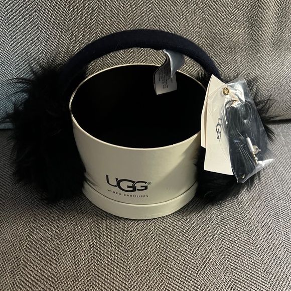 New! Ugg tech earmuffs - Picture 7 of 7